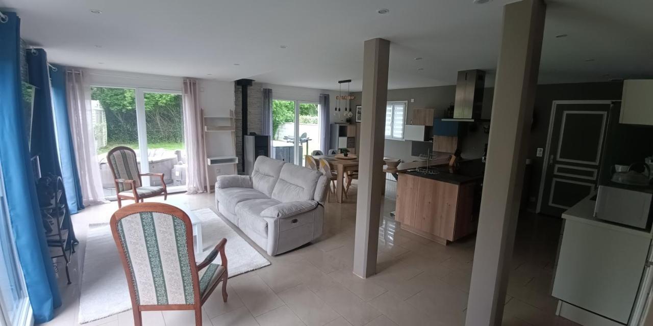Grande Maison Entiere De 120M2 Epron Екстер'єр фото